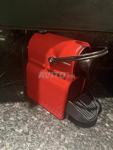 Machine Nespresso en très bon état
