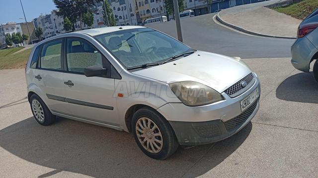 Ford Fiesta essence - 2