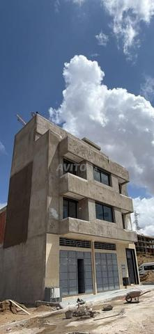 3 Appartements et un magasin commercial à Tanger - 2