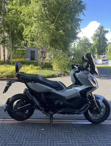 X ADV 750 - 2