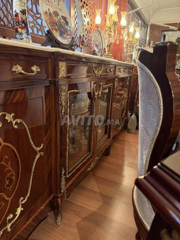 طاولة طعام و 8 كراسي - 2