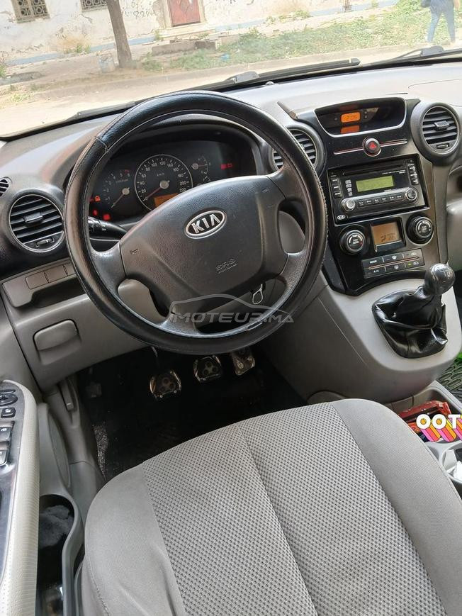 kia carens 