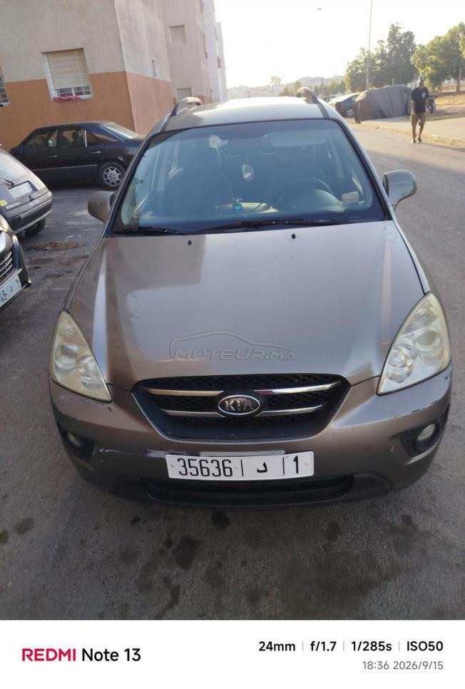 سيارة kia carens بقا نقيا 