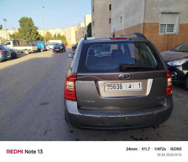 سيارة kia carens بقا نقيا 