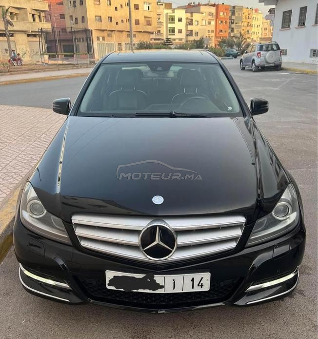 Mercedes-Benz 220 Diesel Automatique 2011 à Settat