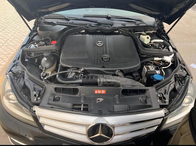 Mercedes-Benz 220 Diesel Automatique 2011 à Settat