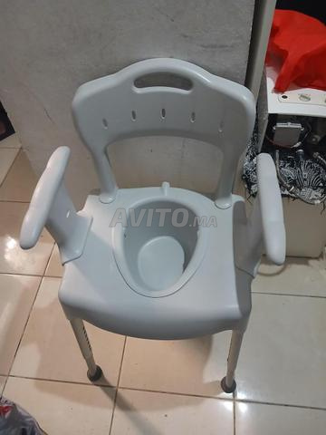 😱 Chaise toilette pour personnes âgées et handicapées ✅ - 2