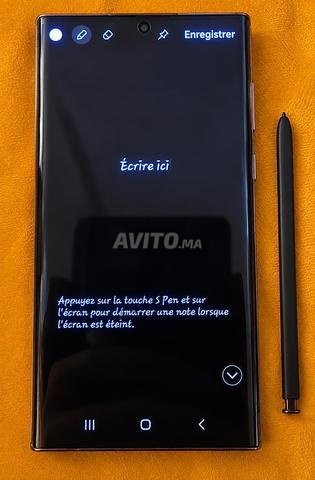 Samsung Galaxy S22 Ultra 256Go 12Go RAM S Pen - 2