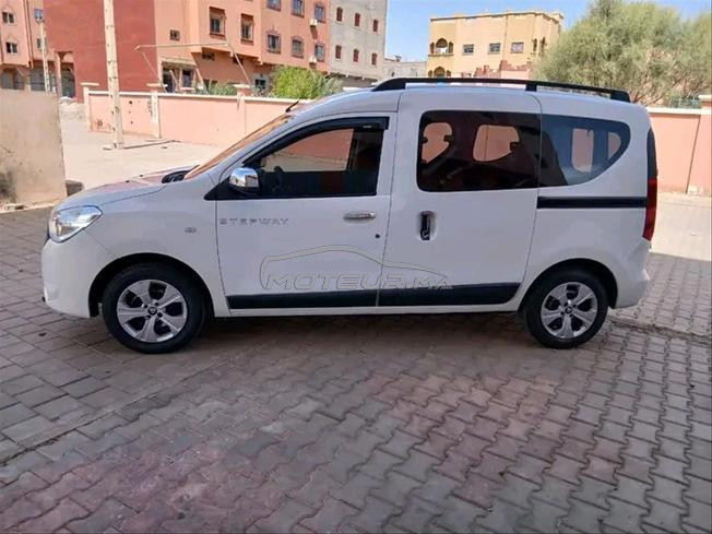 سيارة دوكير للبيع 