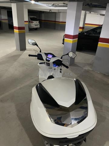 Belle moto, moteur 49cc pour cours ou promenade - 2