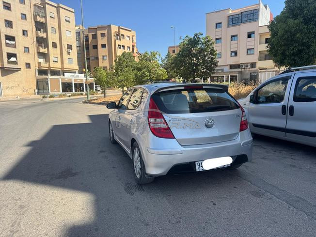 سيارة جميلة 