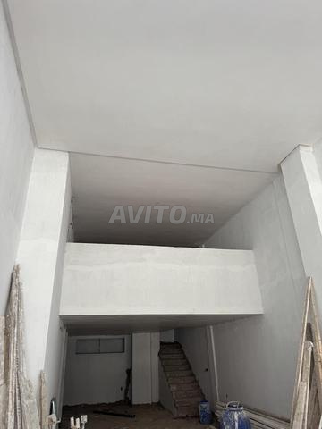Local 195m2 (avec mezz et sous sol) à Sidi Maarouf