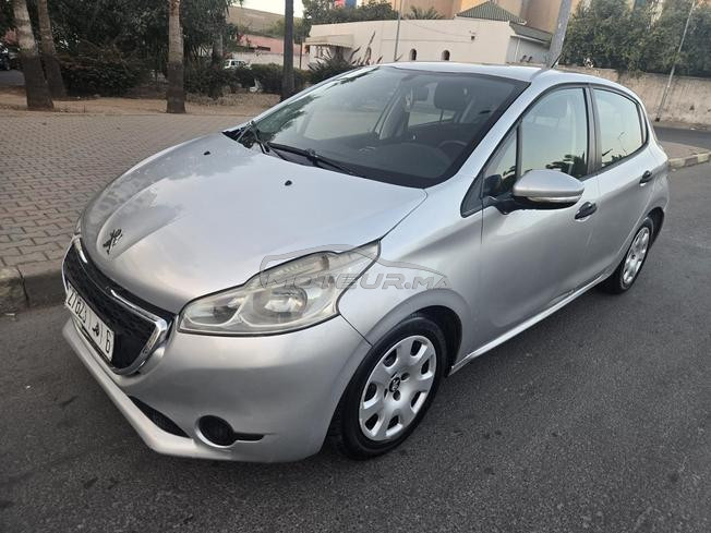 Peugeot 2O8 essence 2O14