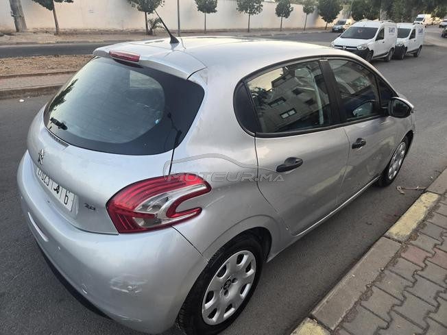 Peugeot 2O8 essence 2O14