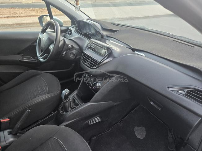 Peugeot 2O8 essence 2O14