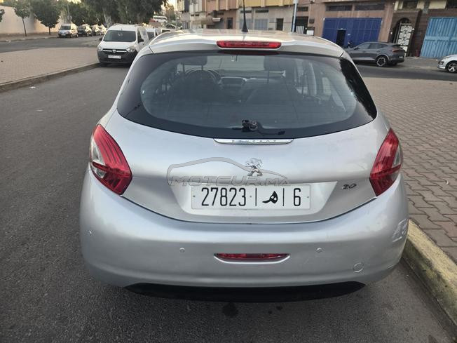 Peugeot 2O8 essence 2O14