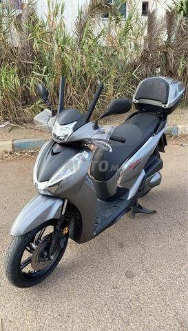 هوندا SH 300 سمارت موديل 2019 بحالة نقية - 2