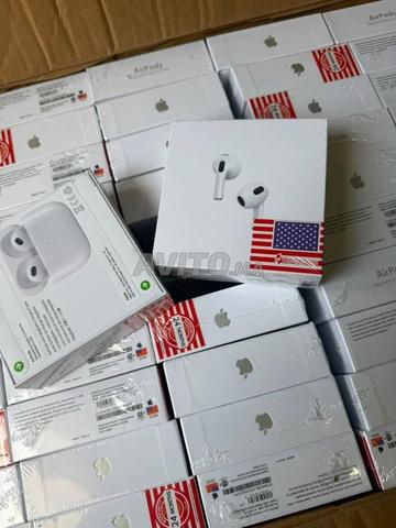Je vends des AirPods neufs et authentiques. - 2