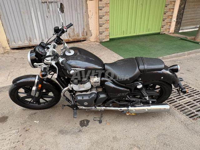 Royal Enfield super meteor - 2