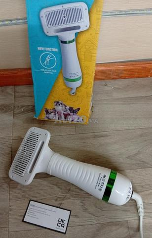 Sèche-cheveux et brosse de toilettage pour animaux - 2
