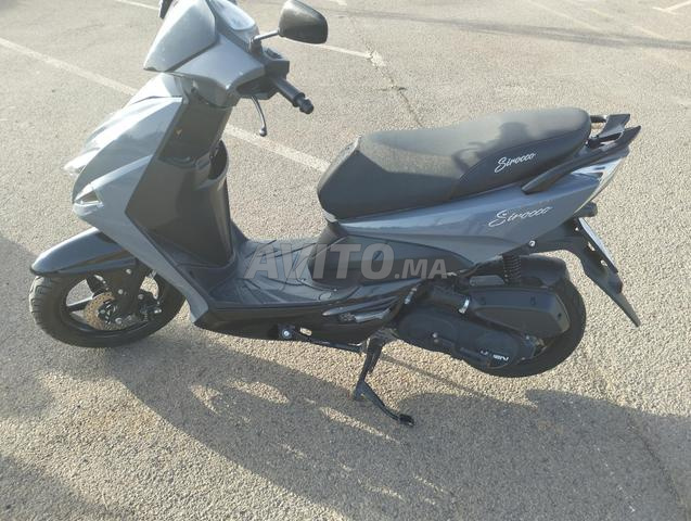 Scooter 🛴 à vendre propre - 2