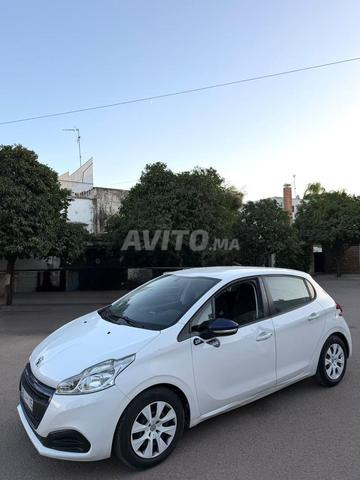 Peugeot 208 essence - 2