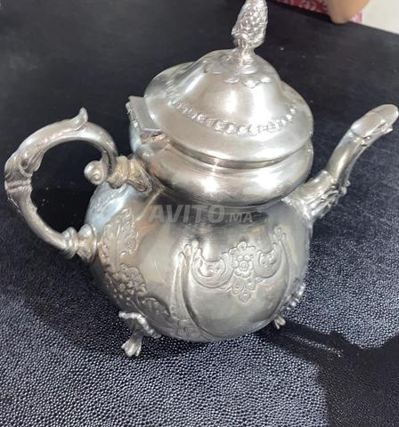 Théière traditionnelle décorée - argentée avec - 2