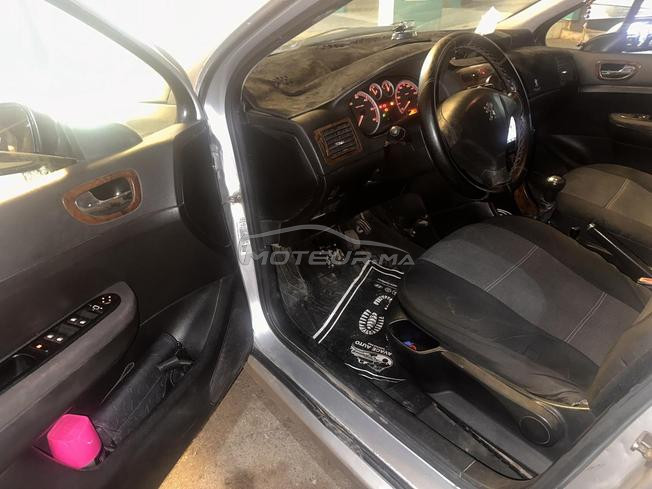 voiture mazala n9ya motor mbadl kolchi fiha mbadl