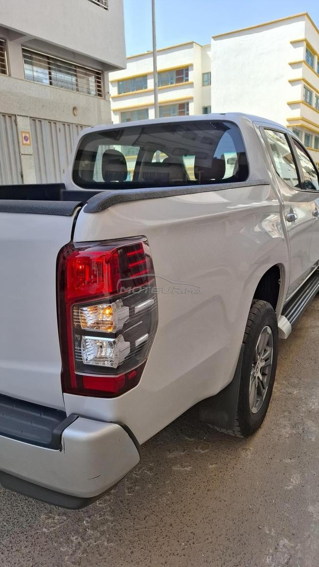 Mitsubishi Toute option /100 km /dariba 650 dh  