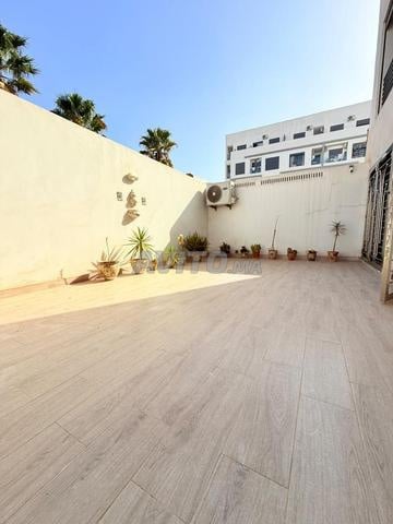APPARTEMENT RÉCENT À VENDRE - GRANDE TERRASSE