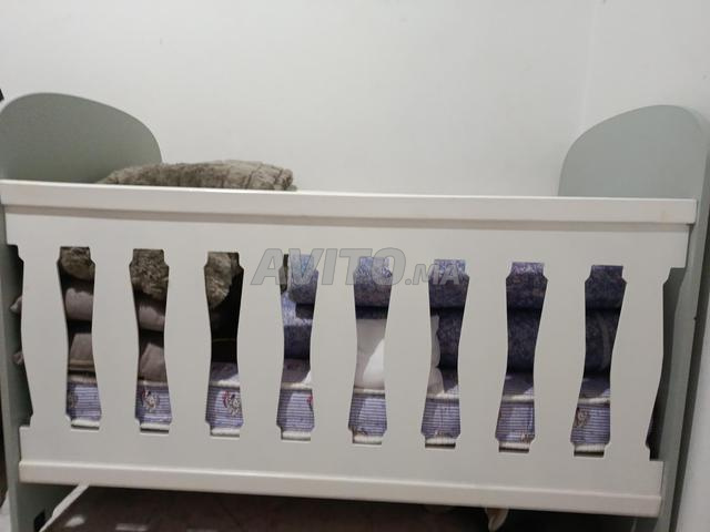 Lit bébé avec matelas - 2