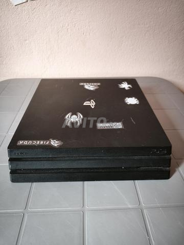Play Station 4 pro 1 To Crackée plus 1 Dualshock - 2