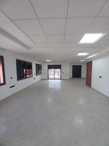 Bureau de 81 m² à Hay al Andalous - 2