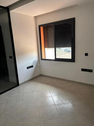 Bureau de 81 m² à Hay al Andalous