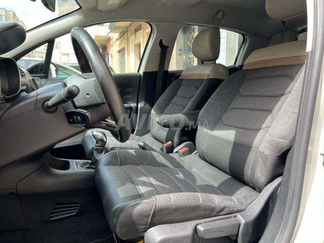 Voiture neuve - 2
