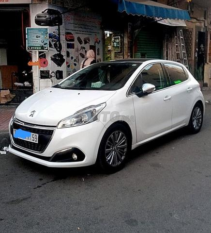 Peugeot 208 édition blanche - 2