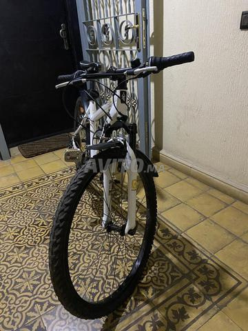 دراجة B’Twin Rockrider 500 مقاس 26 بوصة – حالة ممتازة - 2