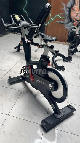 Machines Cardio Pro – Tapis de Course, Vélo, Rameur. - 2