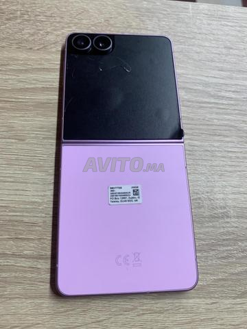 Samsung Galaxy Z Flip8 SM - 2