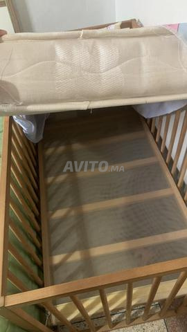Lit bébé IKEA avec matelas - 2