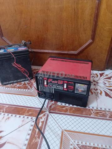 Chargeur de batteries 12 et 24 volts (15 Ampères) - 2