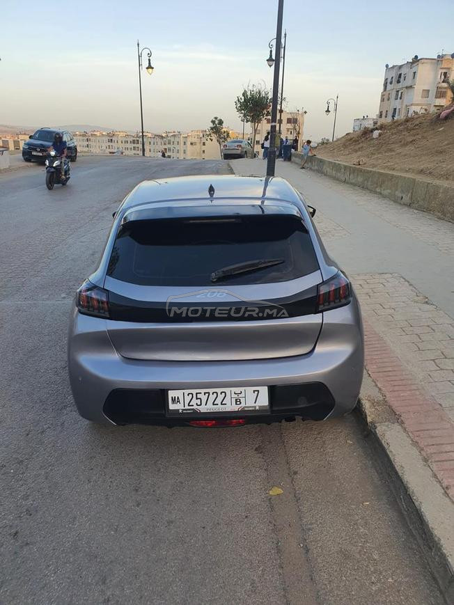 سيارة للبيع