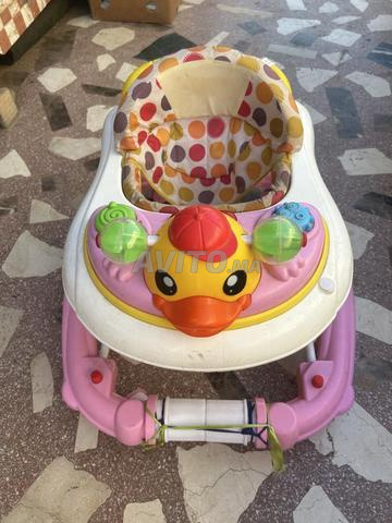 Déambulateur pour bébé multifonctionnel avec jouets intégrés - 2