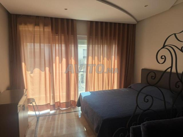 À LOUER STUDIO MEUBLÉ LOFT QUARTIER GAUTIER - 2