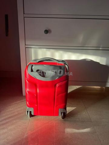petite valise rigide rouge avec poignée latérale - 2