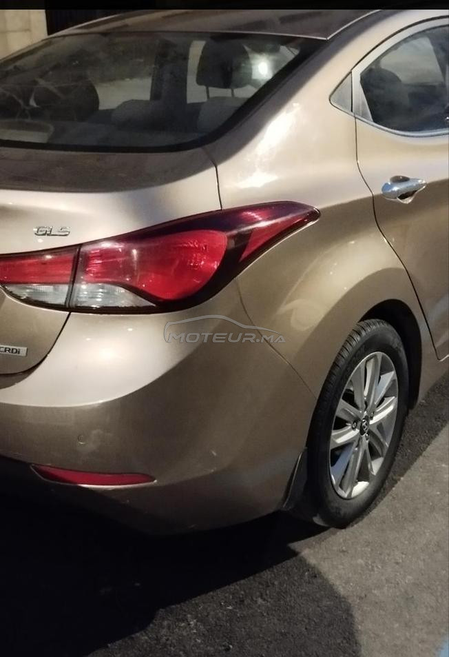 je mets en vente ma voiture hyundai elentra 