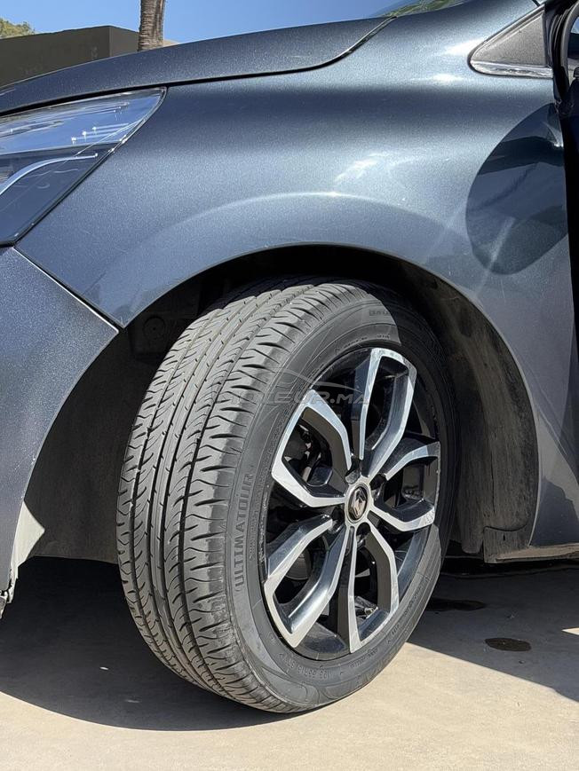 Renault clio automatique modèle 2018