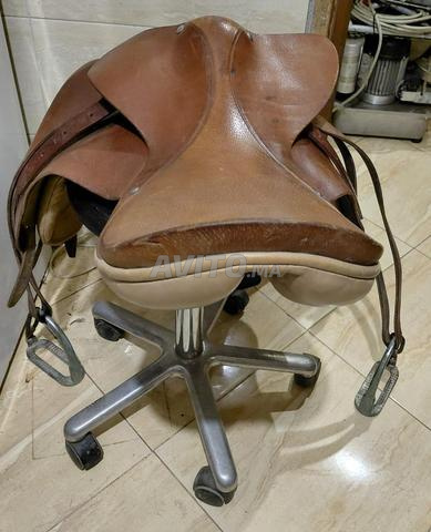Selle d'équitation en cuir artisanale - 2