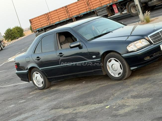 Mercedes-Benz 220 Diesel Manuelle 1998 à Kénitra