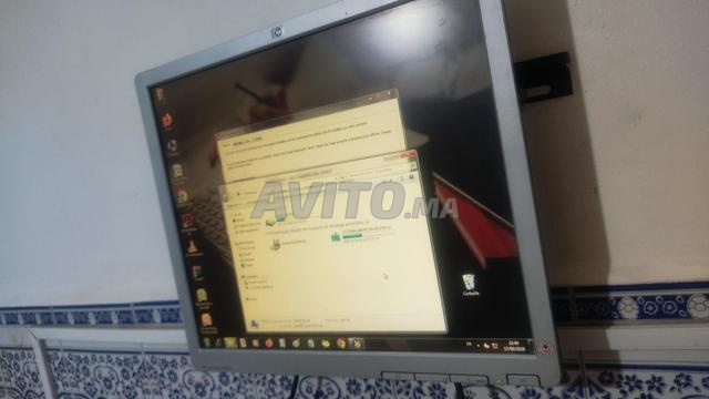 Ordinateur de bureau HP Compaq avec écran - 2